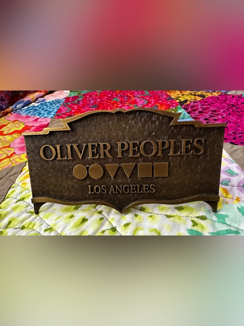 Oliver Peoples plaque